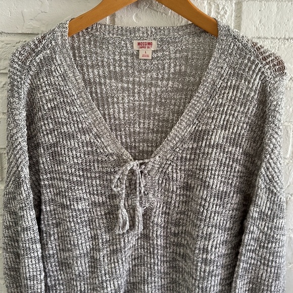 SALE ✅✅✅MOSSIMO Sweater Large - Picture 2 of 10